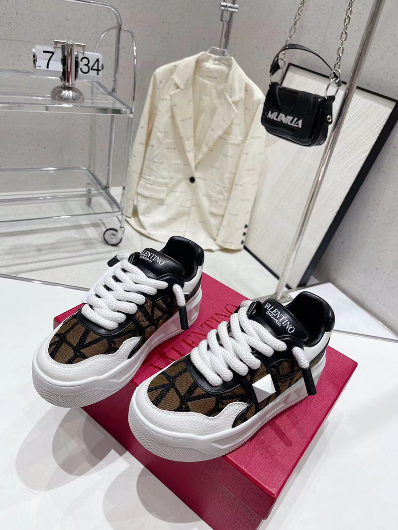 Valentino One Stud XL Low-Top Sneaker