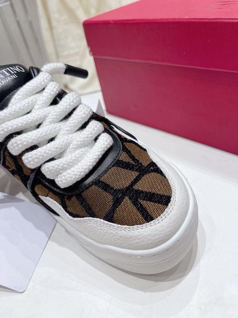 Valentino One Stud XL Low-Top Sneaker