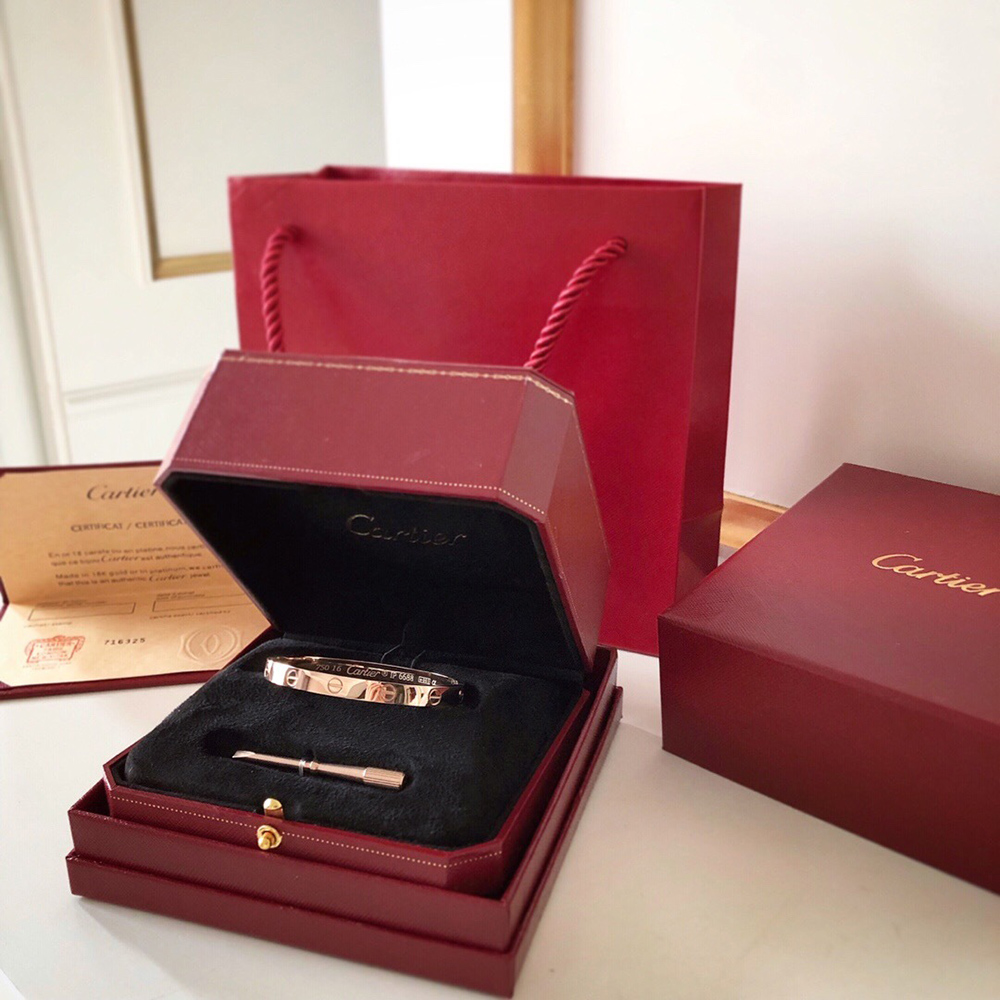 Ca*t*er love bracelet