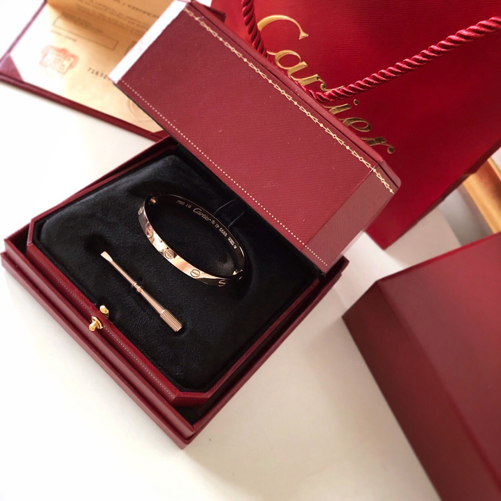 Ca*t*er love bracelet