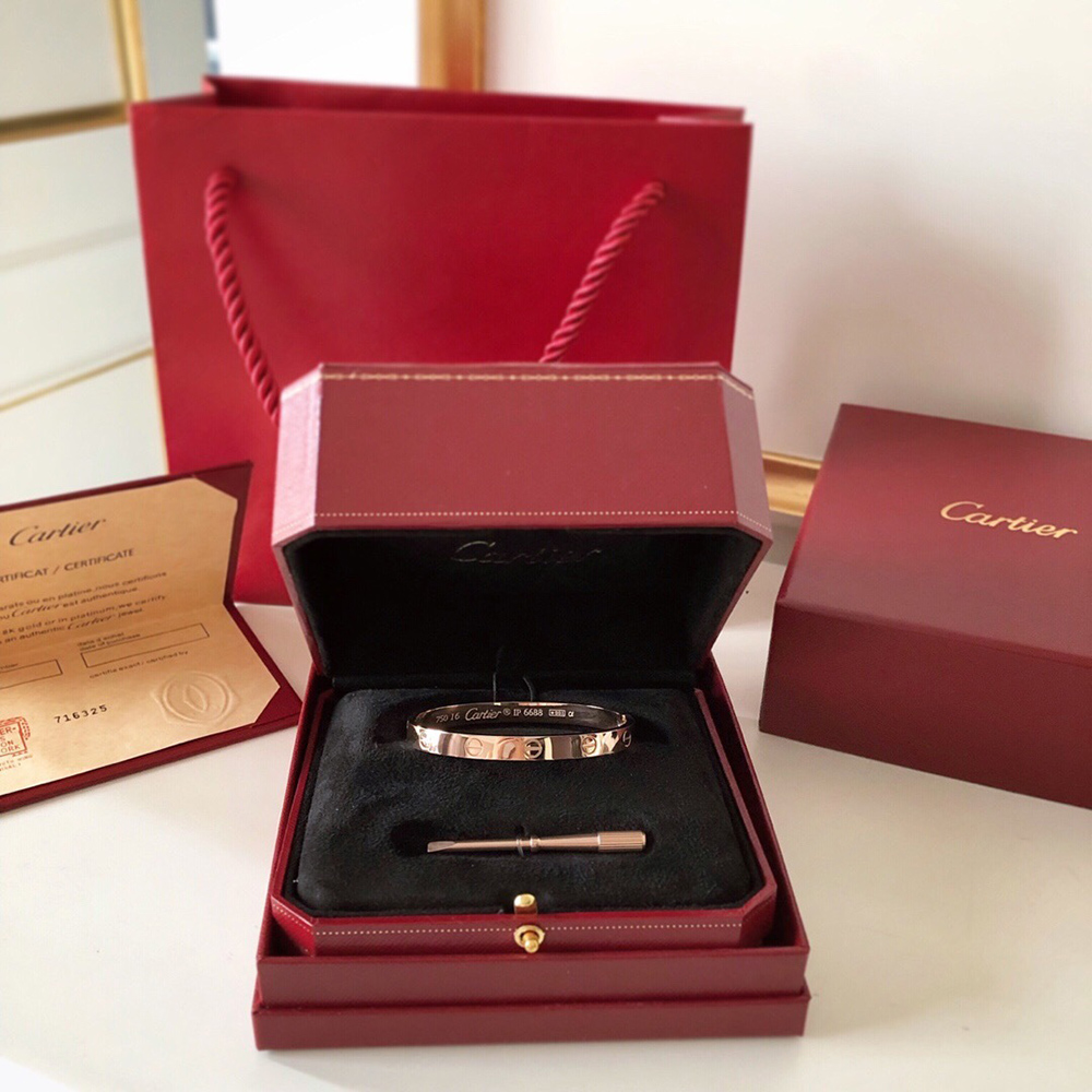 Ca*t*er love bracelet