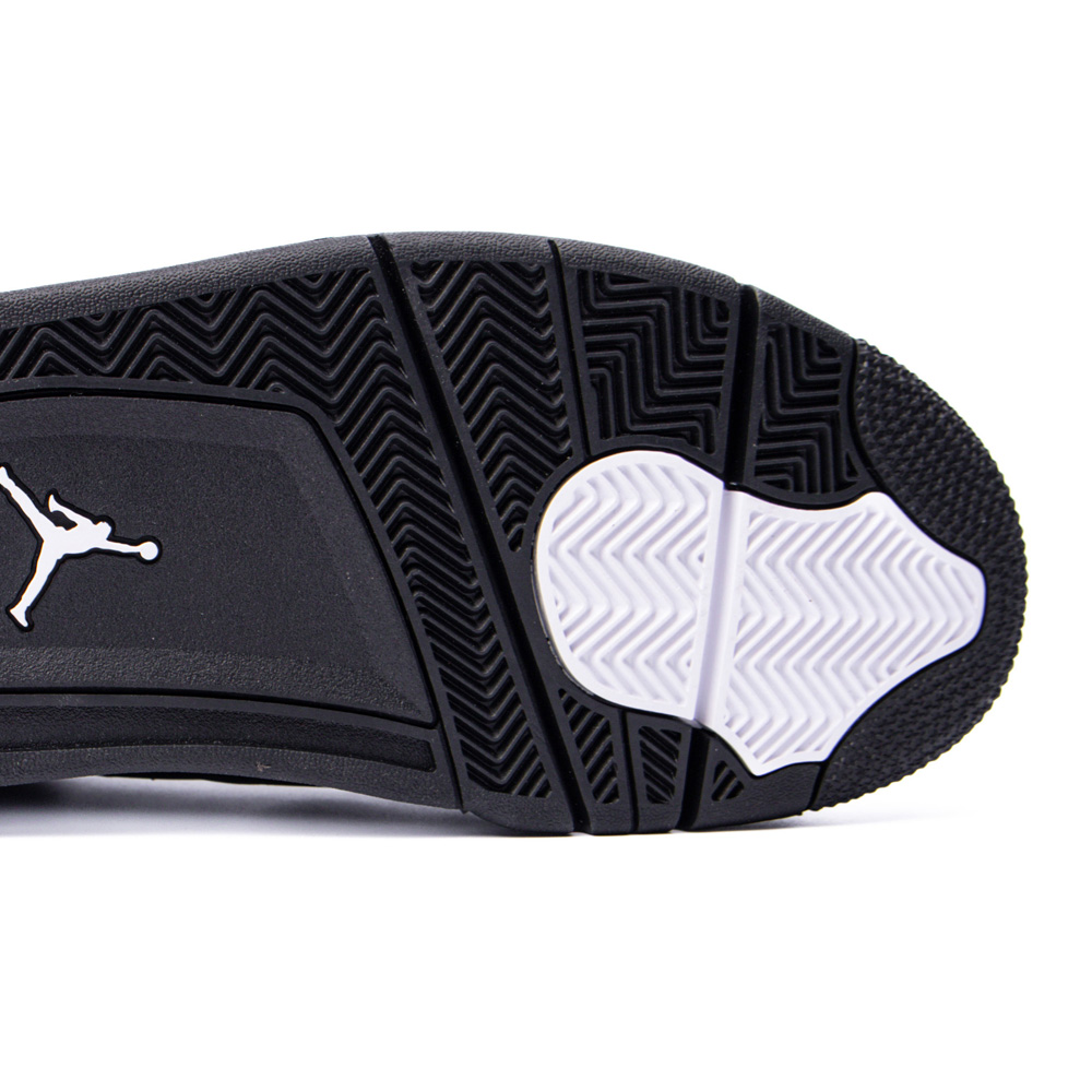 The Air Jordan 4 “White Thunder"