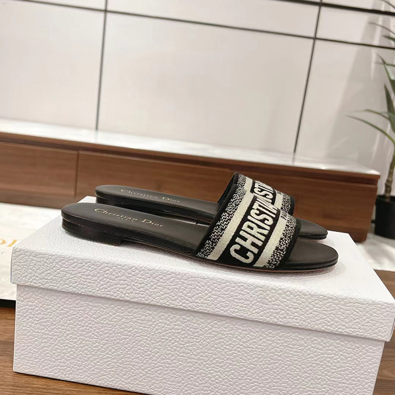 D*or dway slide deep blue embroidered cotton