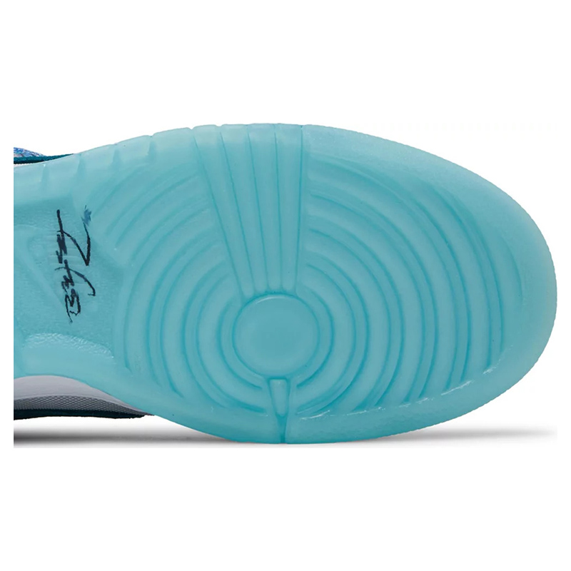 Futura Laboratories x Dunk Low SB