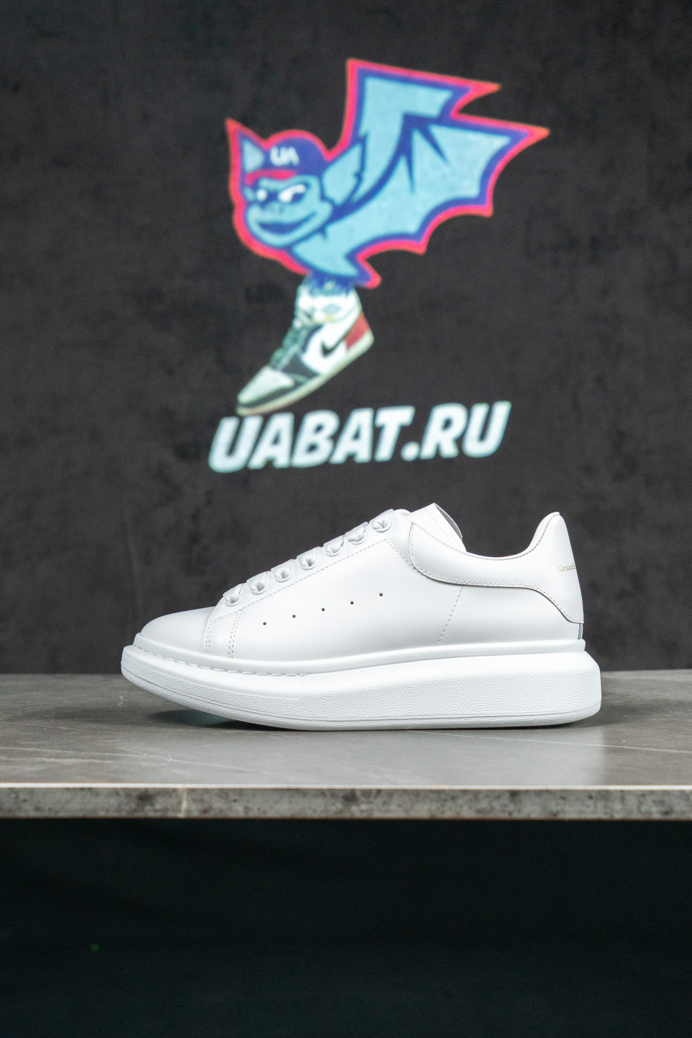 alexander M*Q*en oversized sneaker 