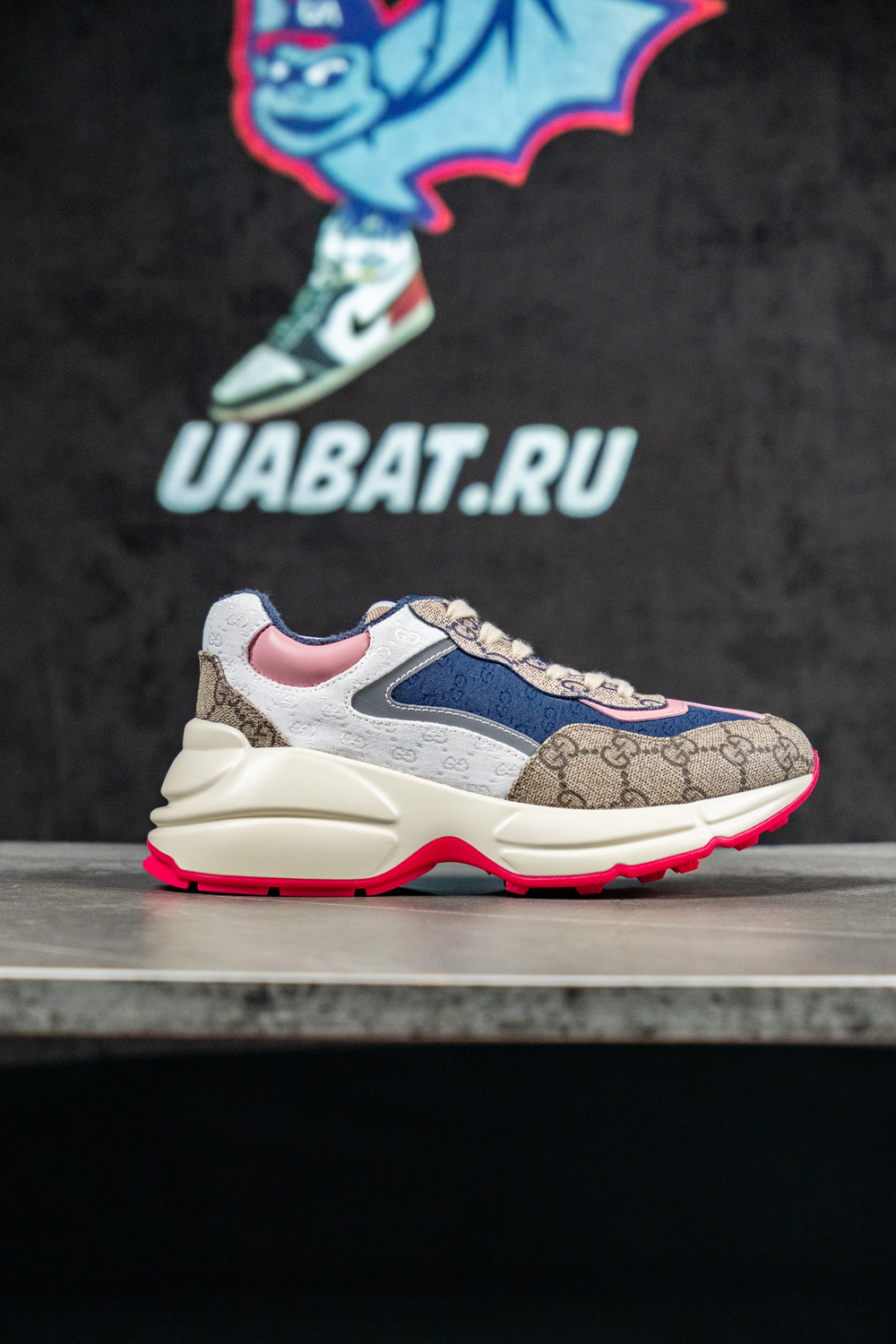 G*u*i wmns gg rhyton 