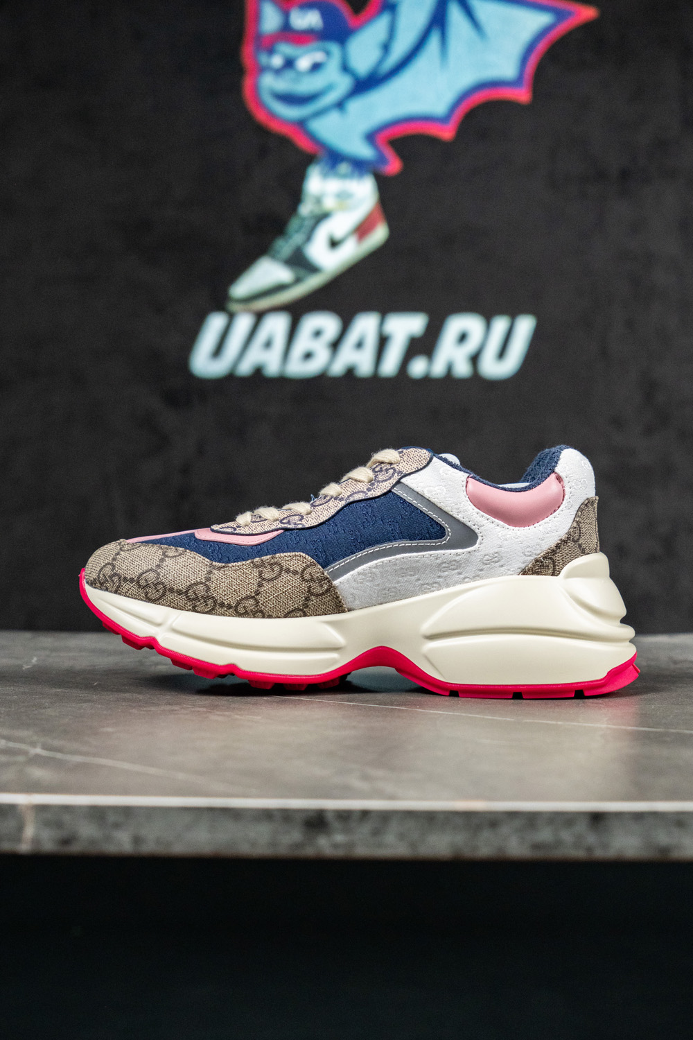 G*u*i wmns gg rhyton 