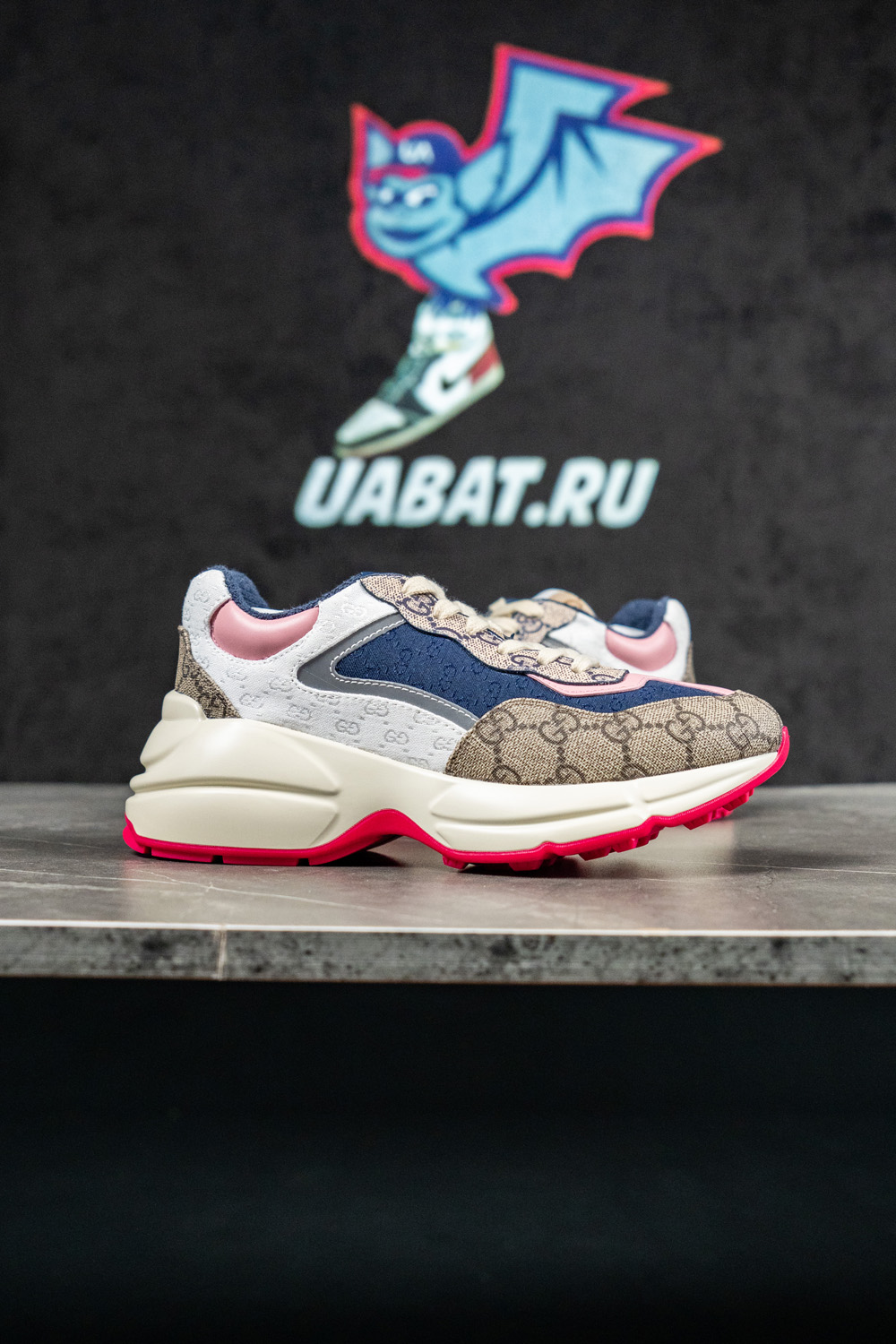 G*u*i wmns gg rhyton 