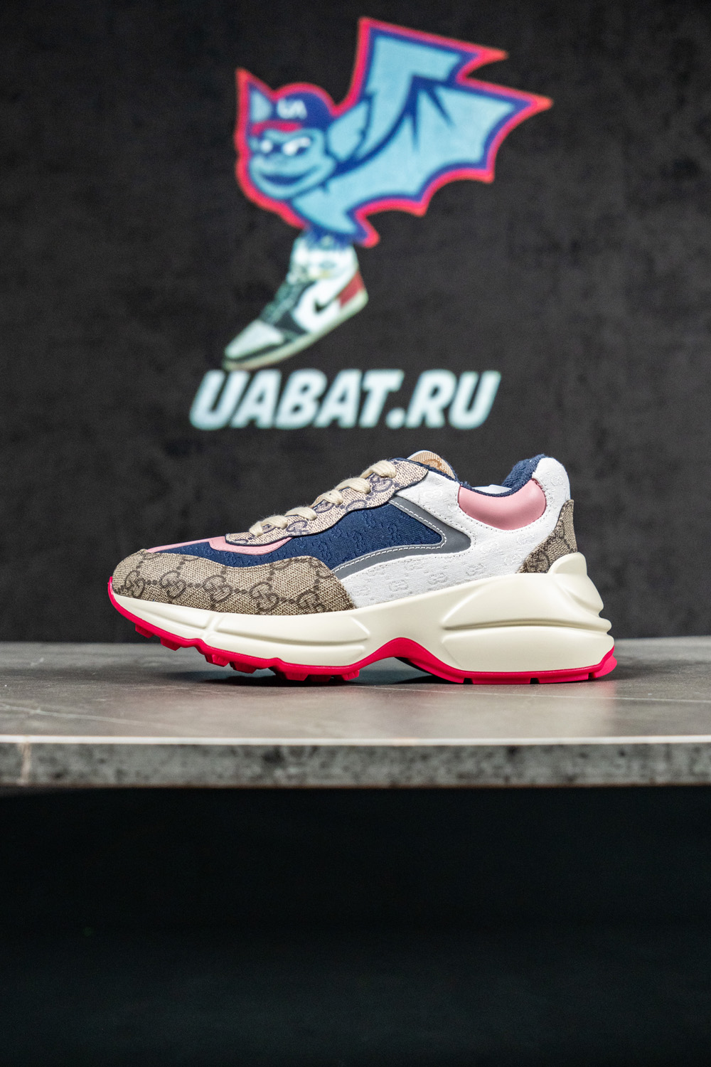 G*u*i wmns gg rhyton 