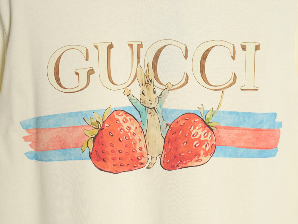 G*u*i 24ss classic letter logo strawberry print t-shirt
