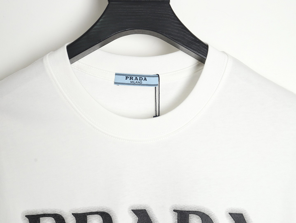 Pra*a chest monogram short-sleeved t-shirt tsk1