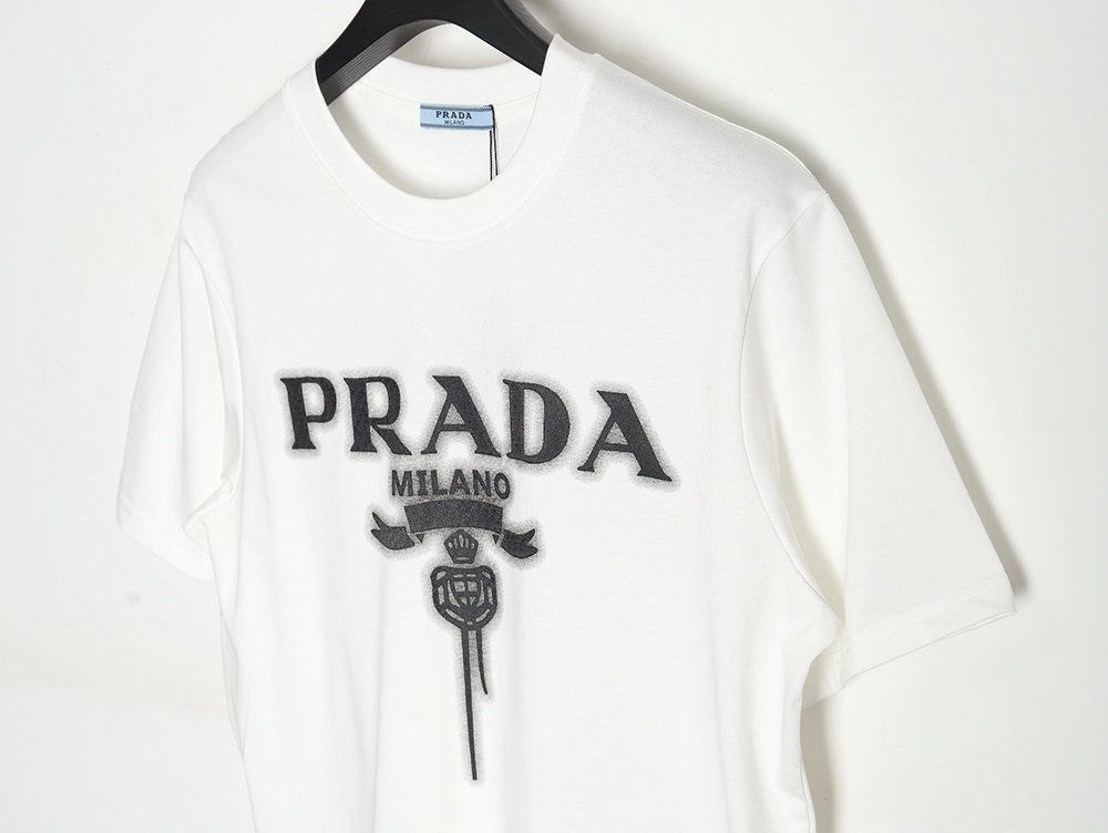Pra*a chest monogram short-sleeved t-shirt tsk1