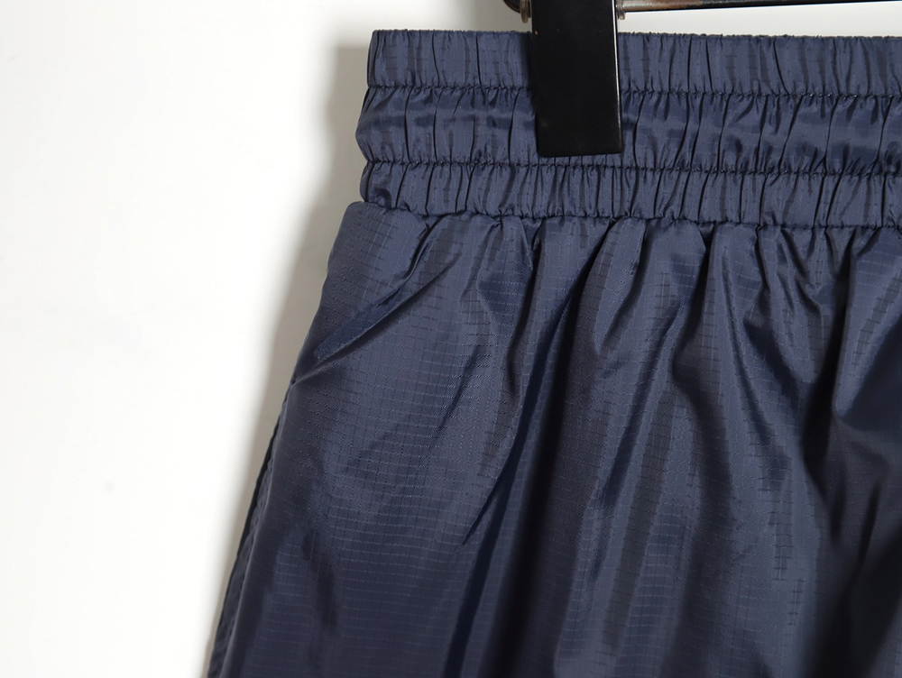 Thom Browne yarn-dyed drawstring four stripes beach shorts TSK1