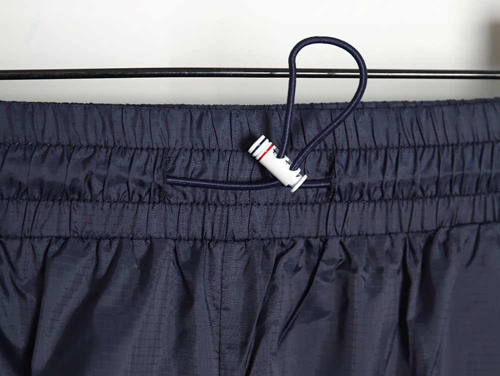 Thom Browne yarn-dyed drawstring four stripes beach shorts TSK1