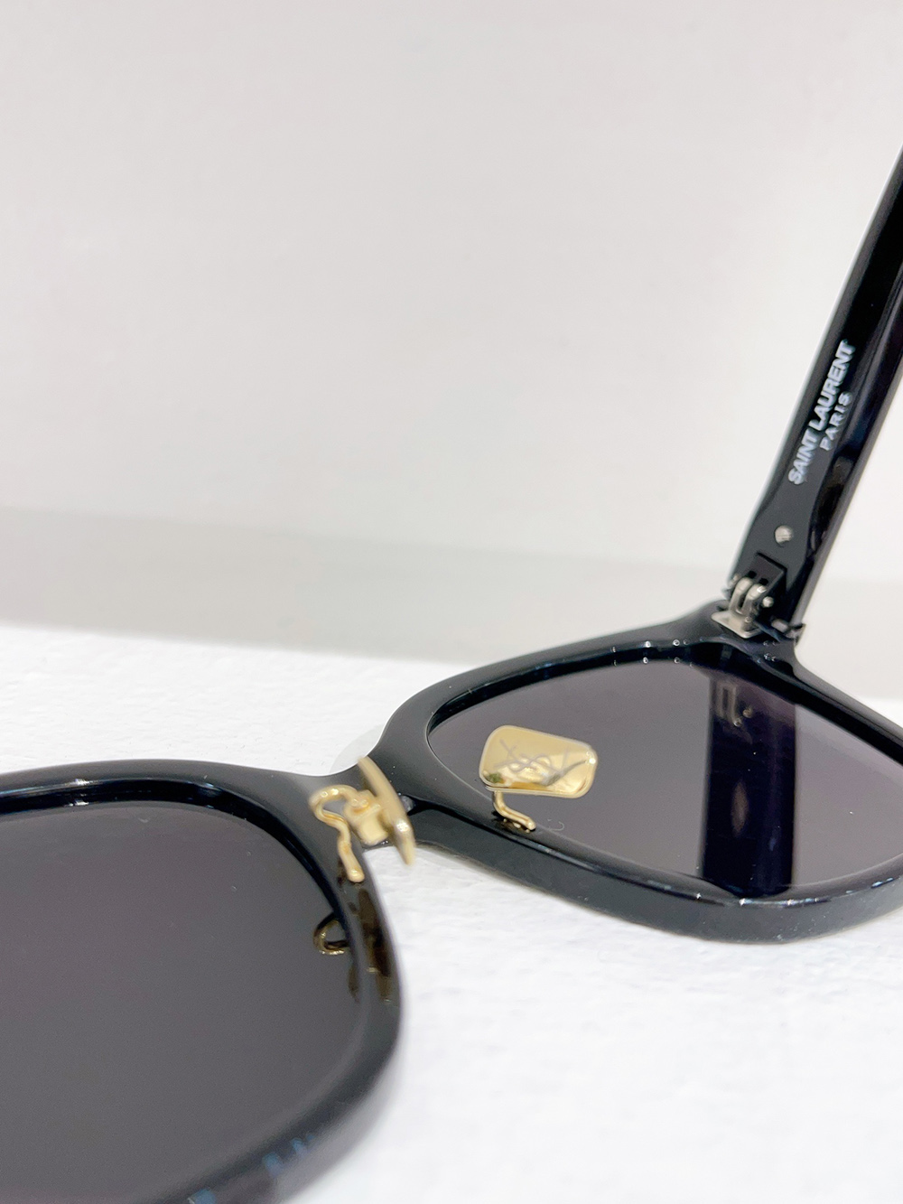 Sa**t Lau*nt eyeglasses m105f