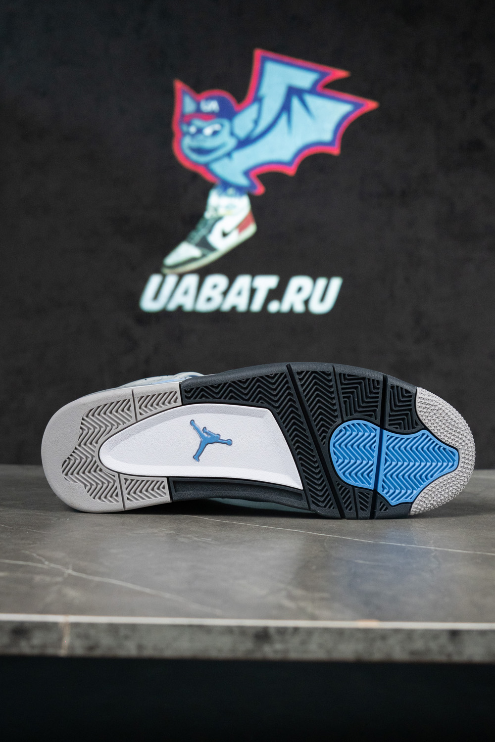 AIR JORDAN 4 UNIVERSITY BLUE