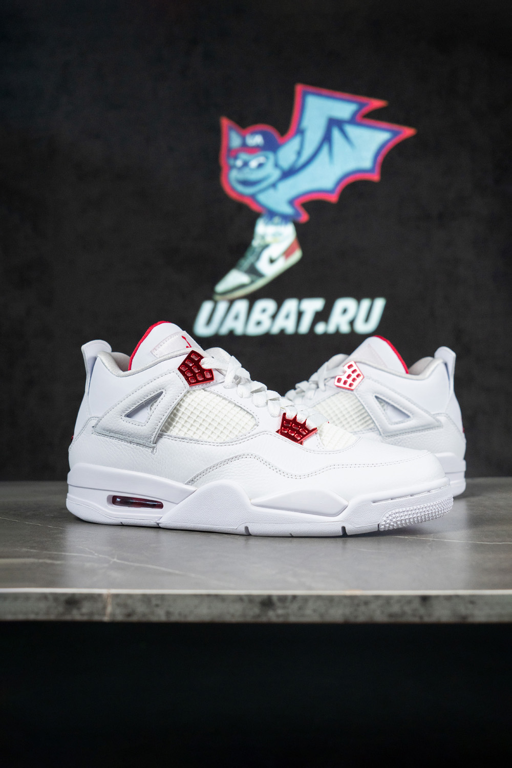 AIR JORDAN 4 RETRO 