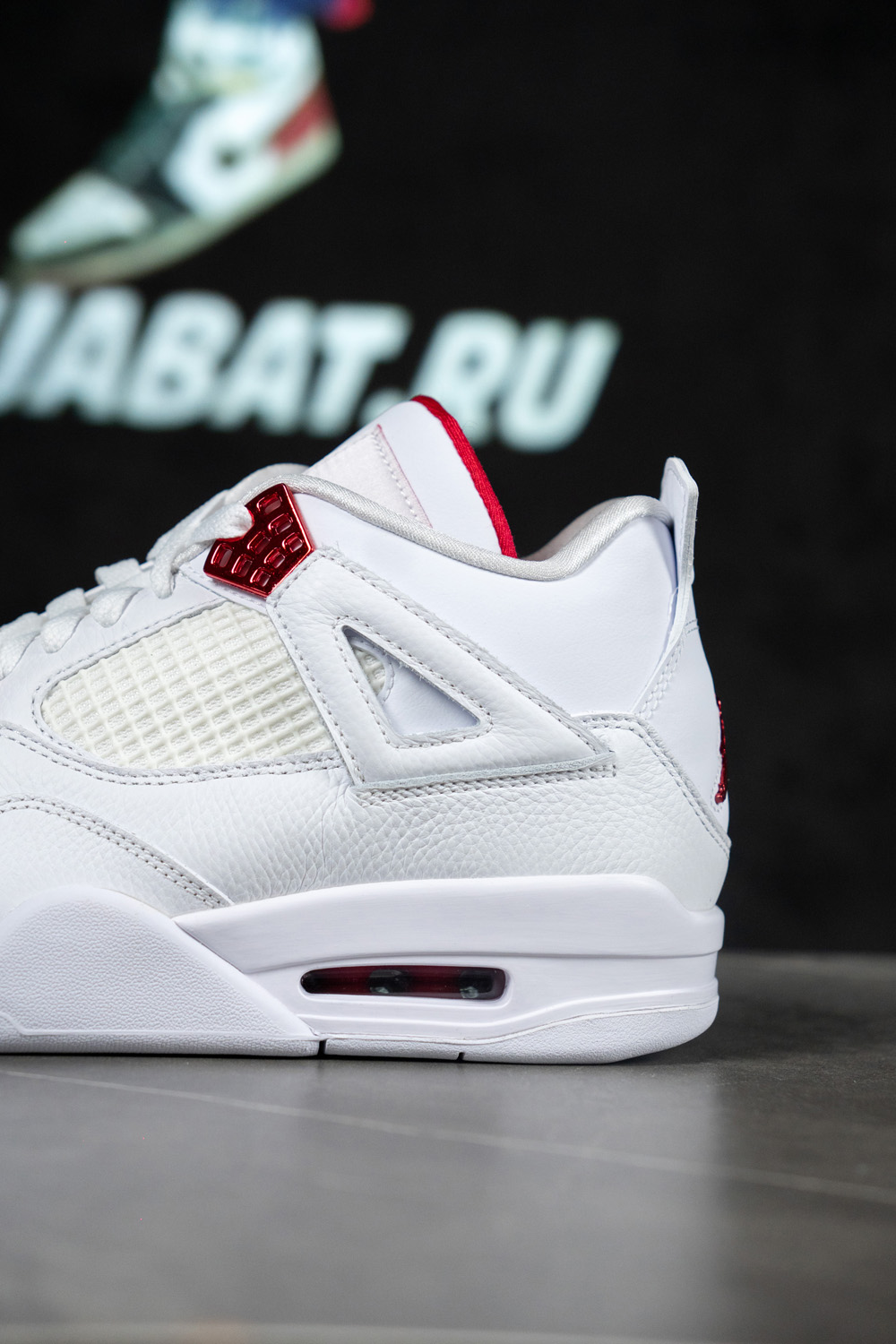 AIR JORDAN 4 RETRO 