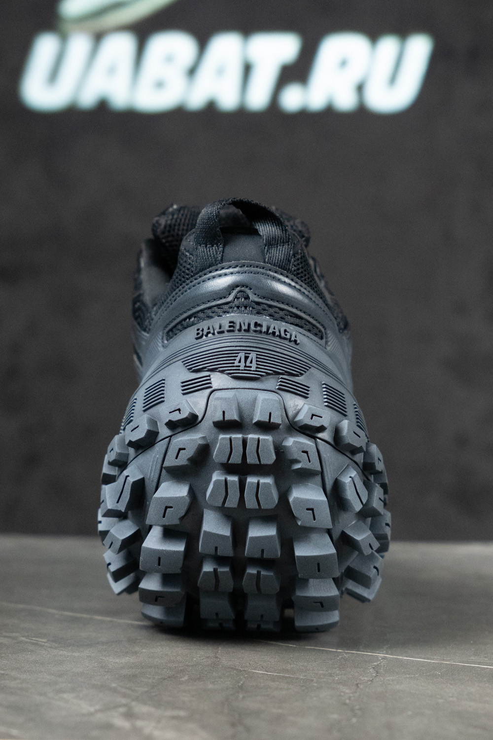 Ba*len*cia*ga defender sneaker 