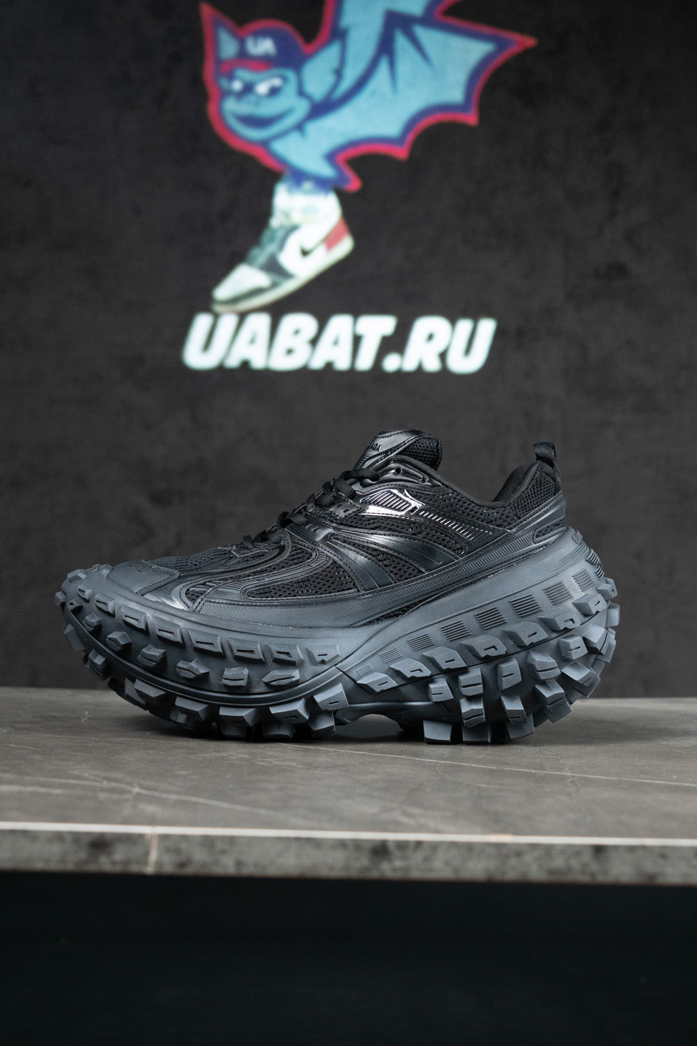 Ba*len*cia*ga defender sneaker 