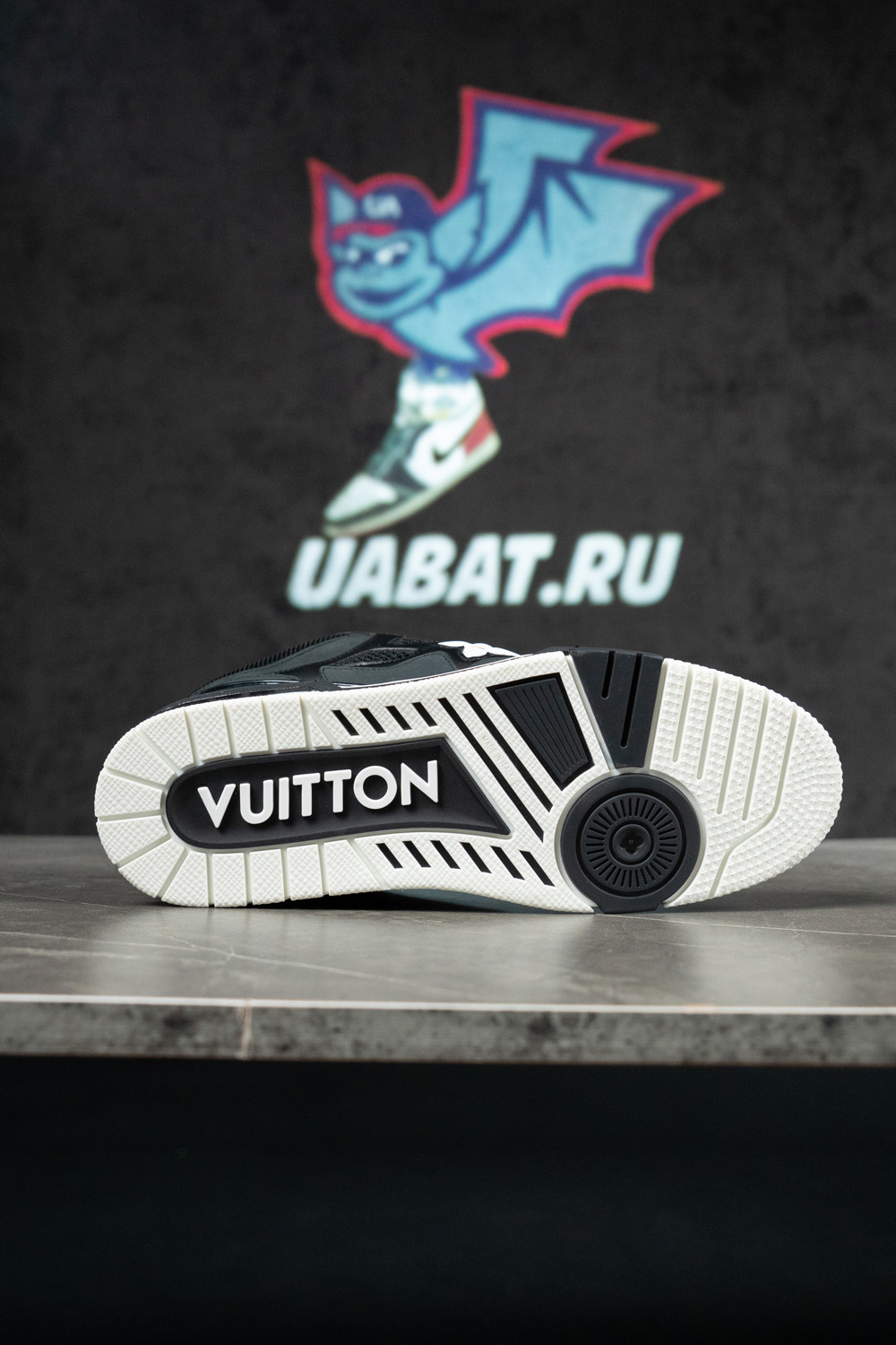 l0*is V*t0n skate sneaker 