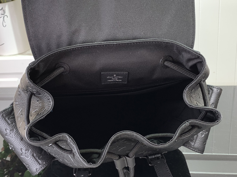 l0*is V*t0n bags m55699