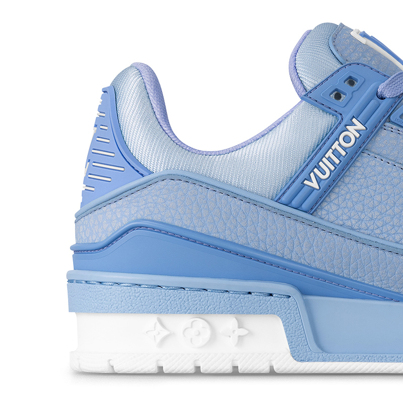 l0*is V*t0n trainer blue