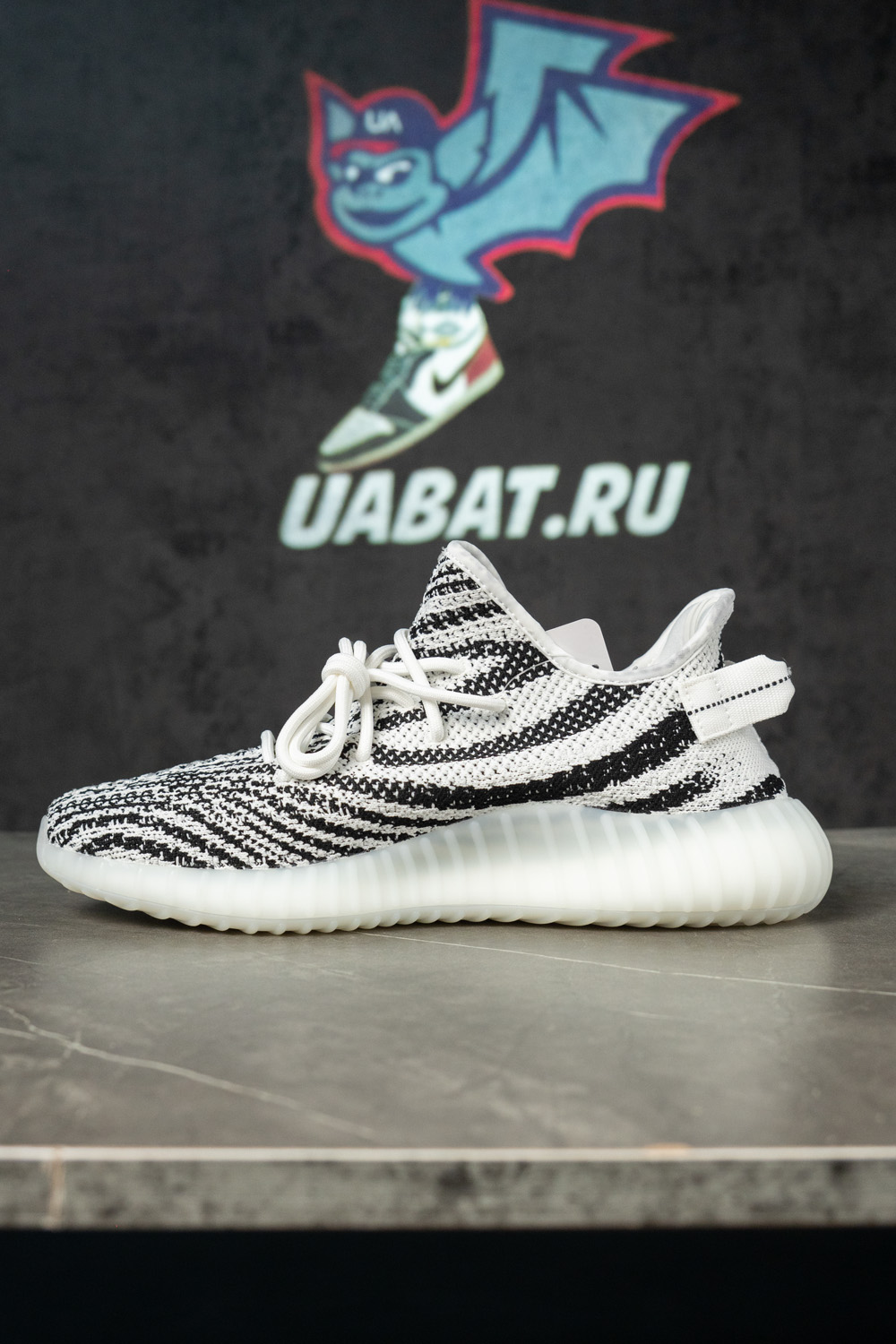 "special price" Y**zy boost 350 v2 "zebra"