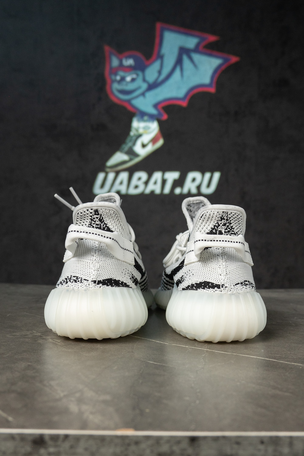 "special price" Y**zy boost 350 v2 "zebra"