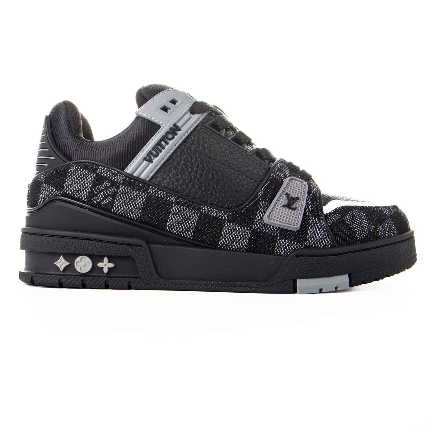 l0*is V*t0n trainer black