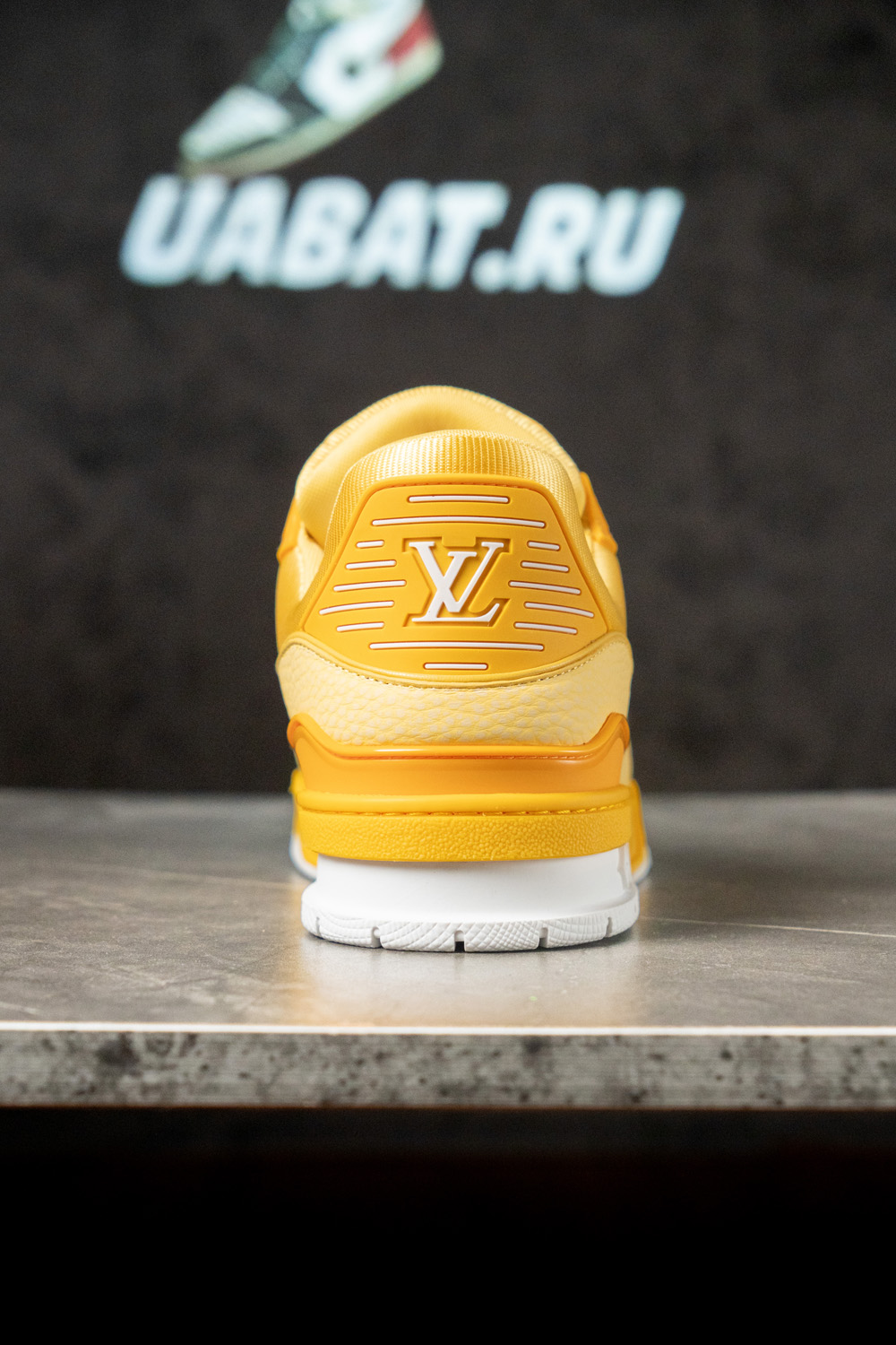 l0*is V*t0n lv trainer yellow white