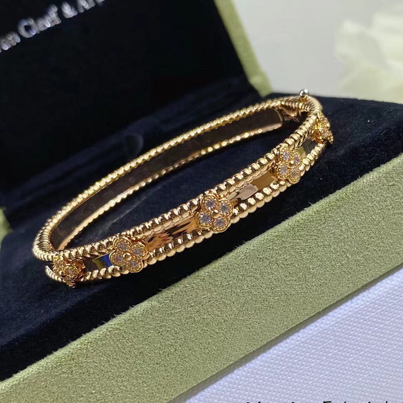 V*N CL*F & arpels bracelet rp6x500