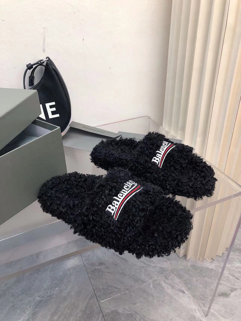 Ba*len*cia*ga furry slide sandal in black