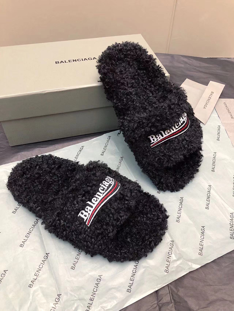 Ba*len*cia*ga furry slide sandal in black