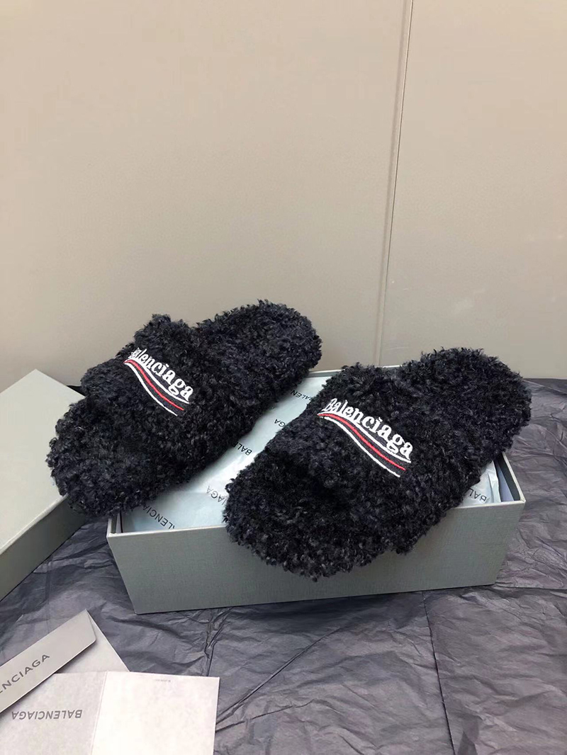 Ba*len*cia*ga furry slide sandal in black