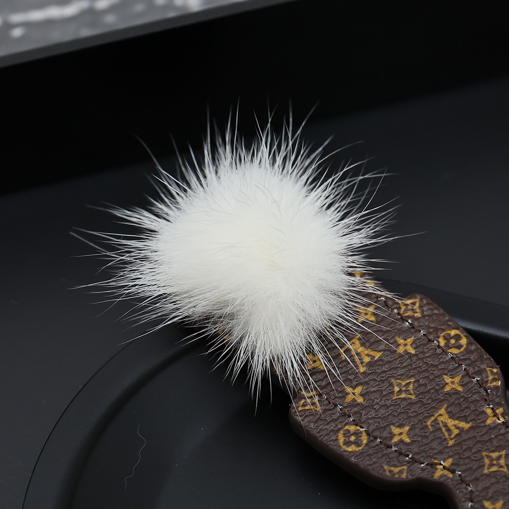 l0*is V*t0n keychain m01563