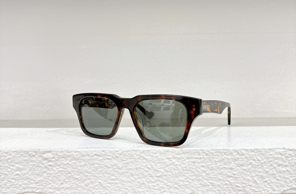 G*u*i eyeglasses gg1539s