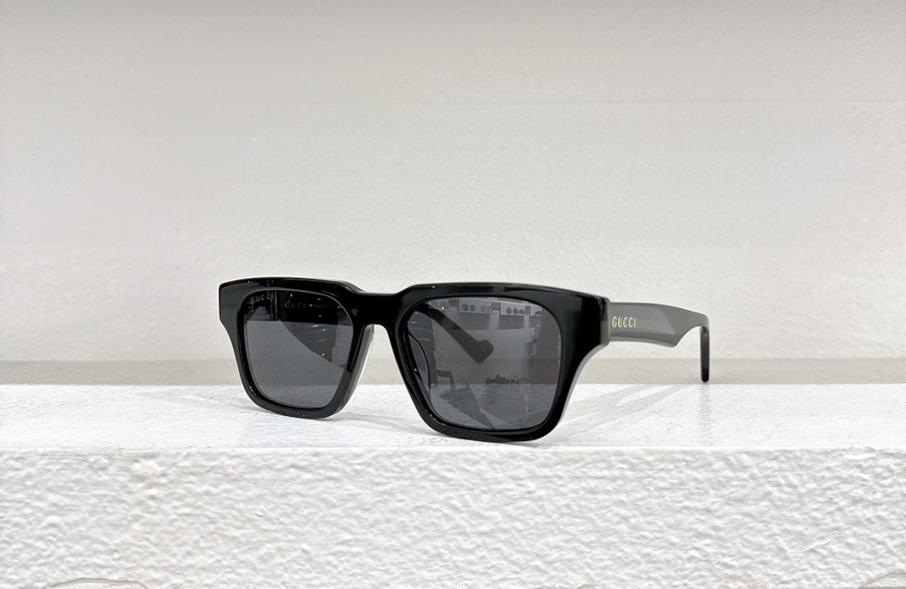 G*u*i eyeglasses gg1539s