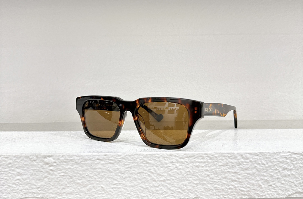 G*u*i eyeglasses gg1539s