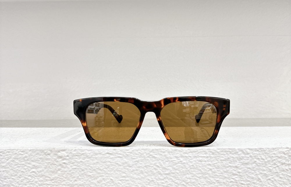 G*u*i eyeglasses gg1539s