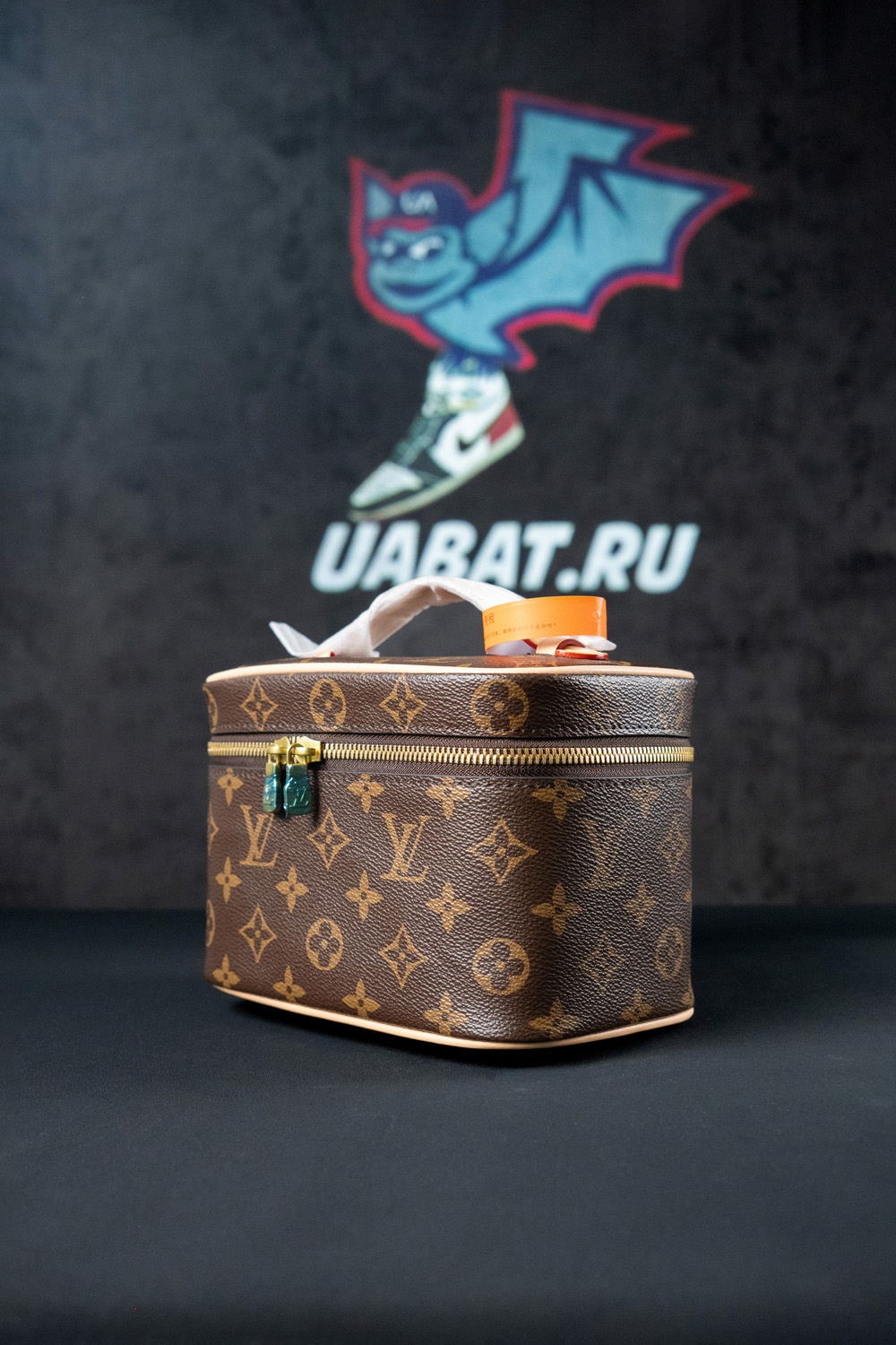 l0*is V*t0n bags m44495 20*13.5*12cm