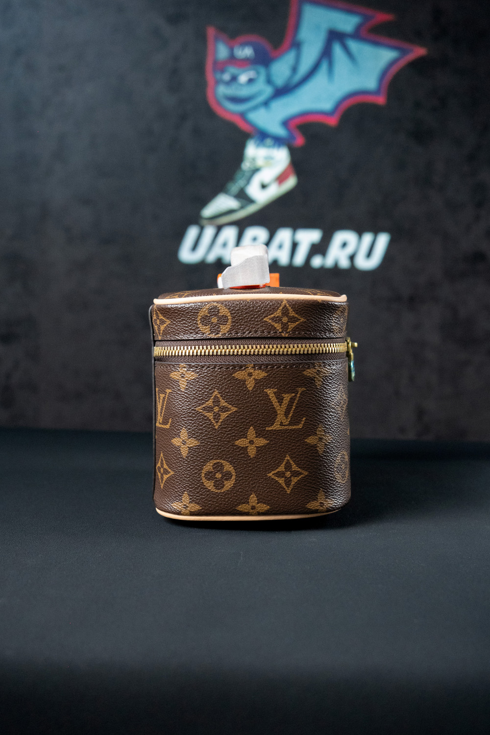 l0*is V*t0n bags m44495 20*13.5*12cm