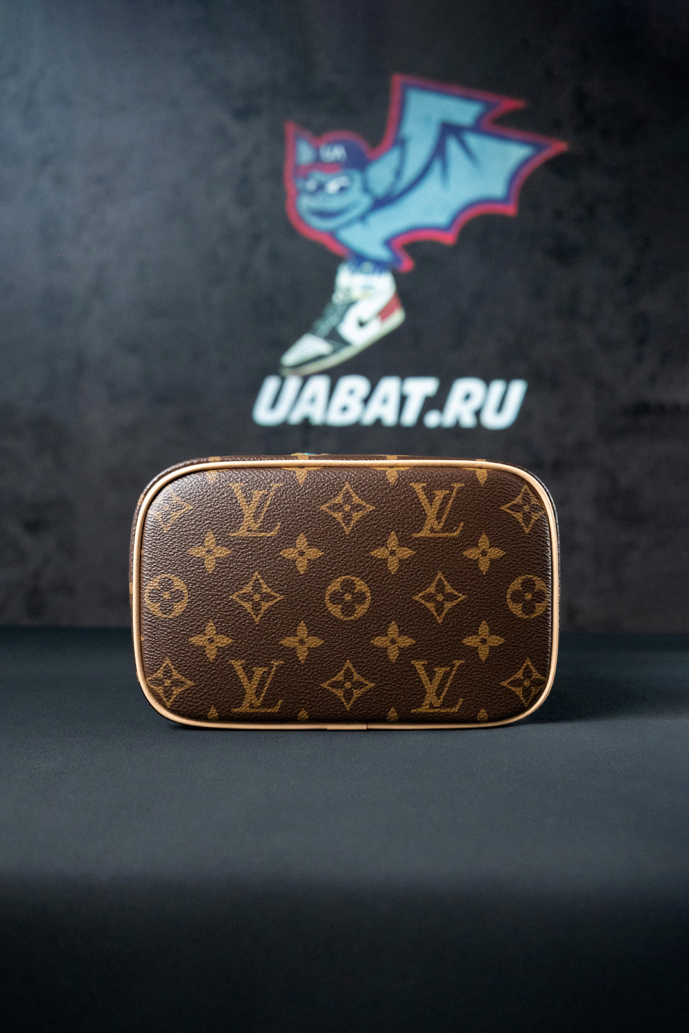 l0*is V*t0n bags m44495 20*13.5*12cm