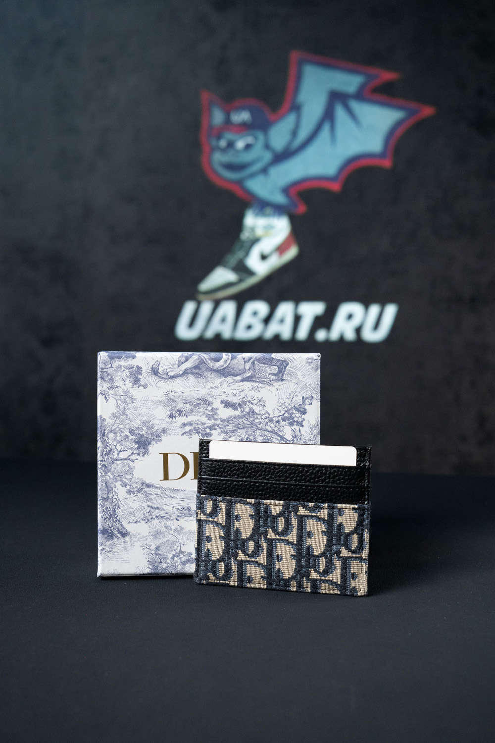 ch**an D*or wallets 7704