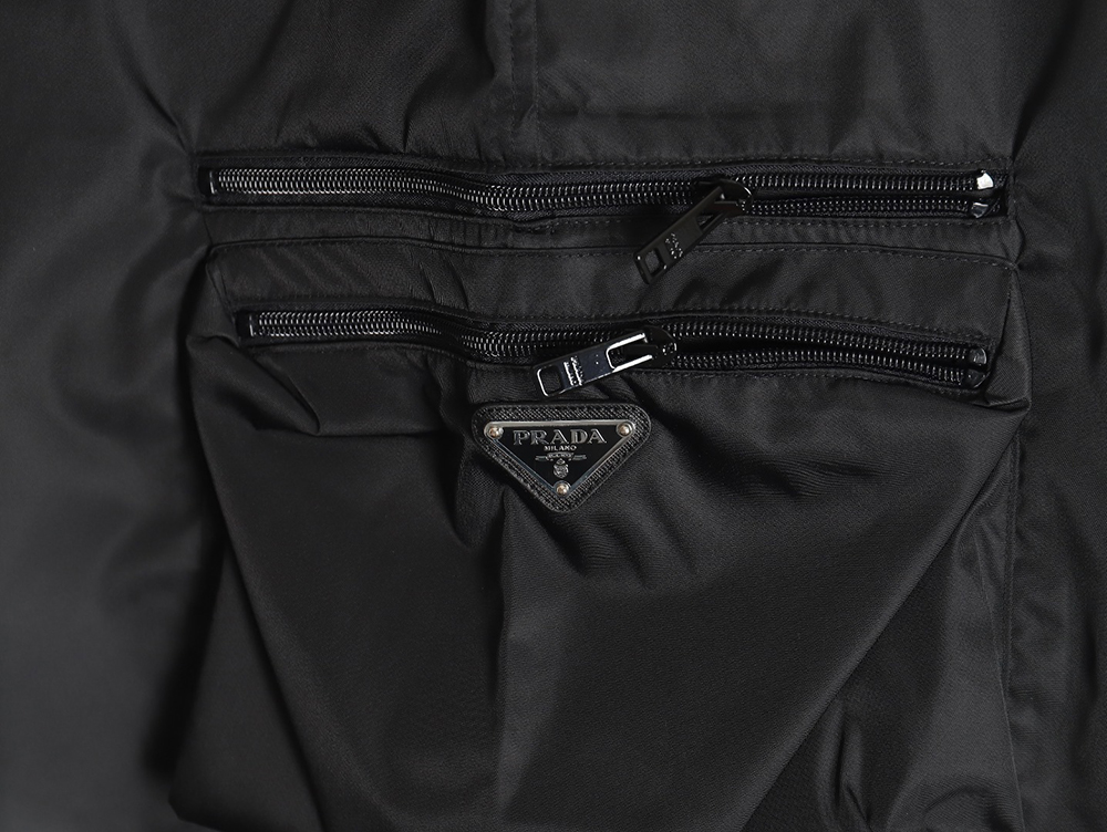 Pra*a 24ss triangle logo multifunctional cargo shorts