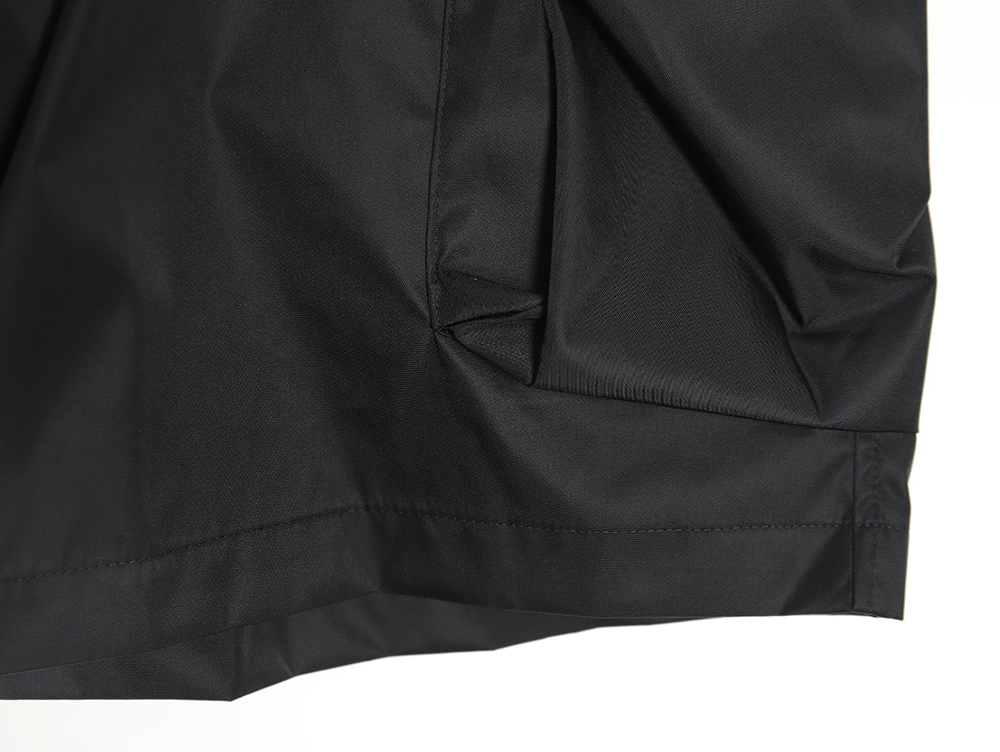 Pra*a 24ss triangle logo multifunctional cargo shorts