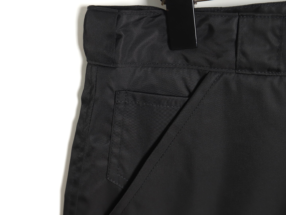 Pra*a 24ss triangle logo multifunctional cargo shorts