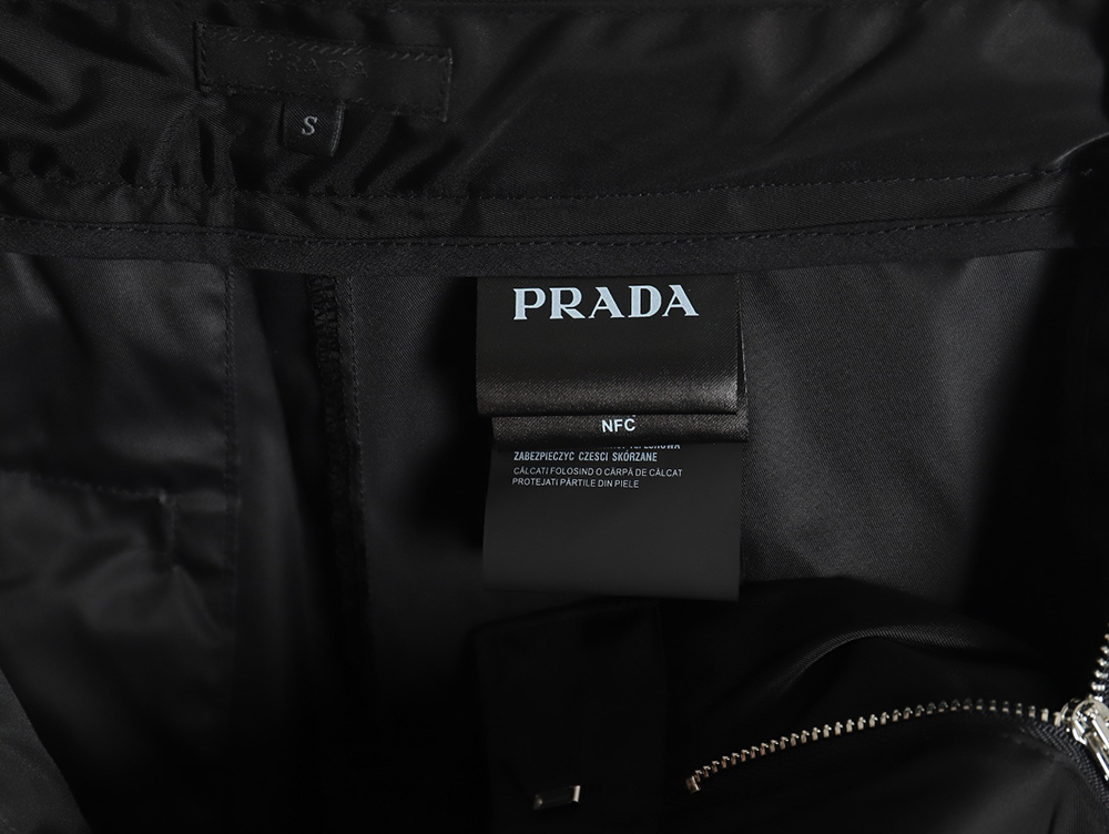 Pra*a 24ss triangle logo multifunctional cargo shorts