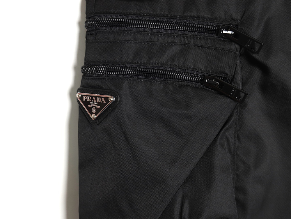 Pra*a 24ss triangle logo multifunctional cargo shorts