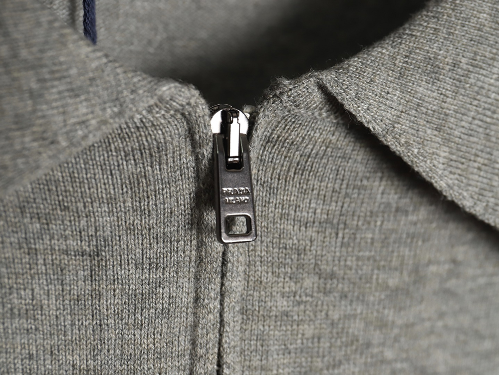 Pra*a small logo half-zip wool knit short sleeve polo shirt tsk1